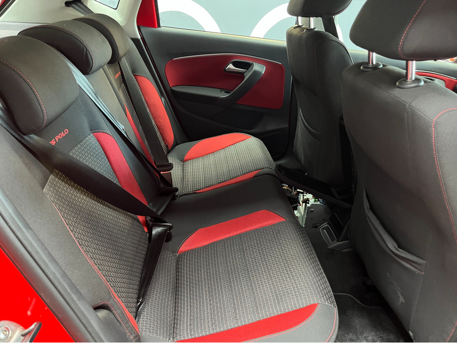 2015 Volkswagen Polo €11950! 2015 VOLKSWAGEN POLO CROSS 1.2 AUTOMATIC / CRUISE CONTROL / REVERSE CAMERA / PADDLE SHIFTERS €11,950