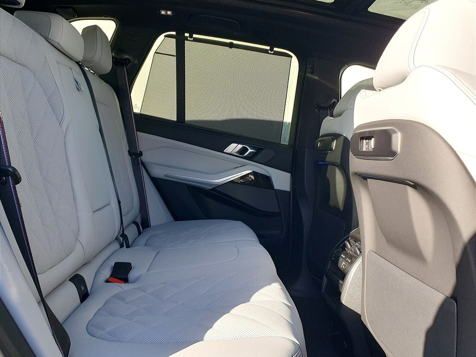 2026 BMW X5 - image 11