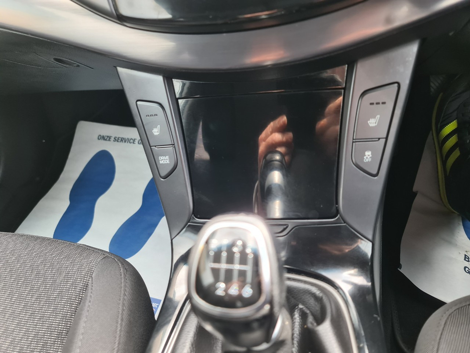 2016 Hyundai i40 - image 13