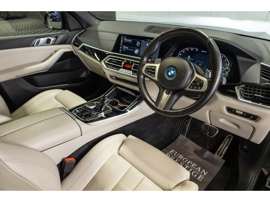 2022 BMW X5 - image 8