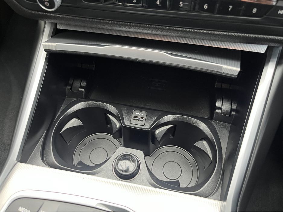 2019 BMW 3 Series - image 18