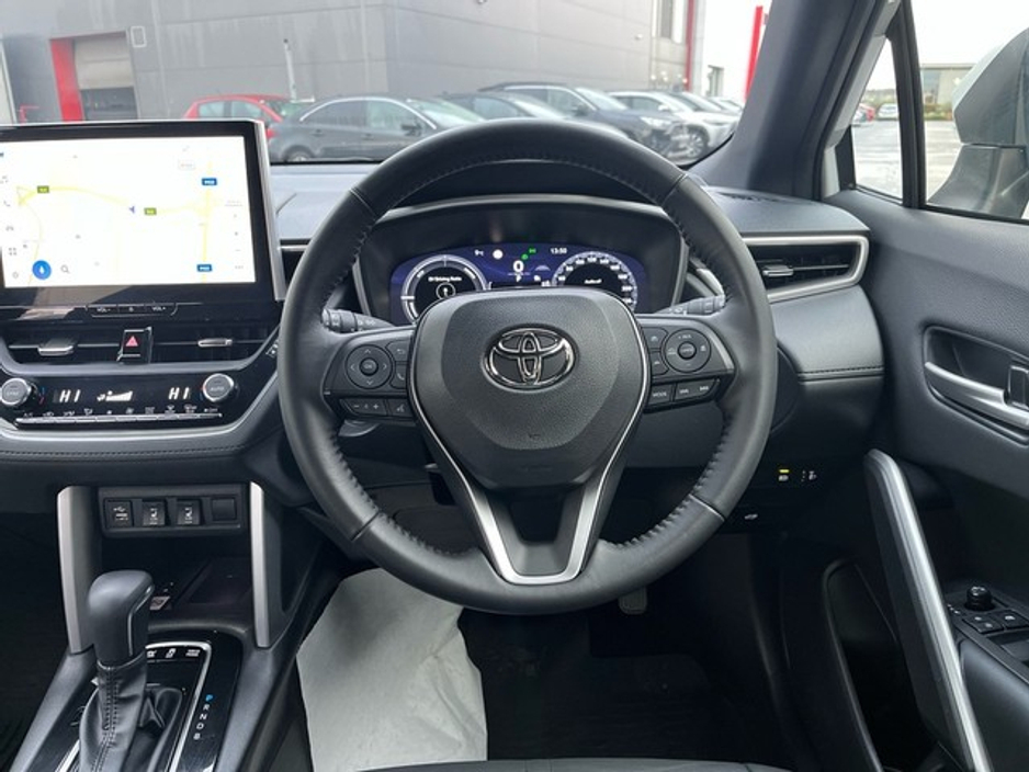 2023 Toyota Corolla Cross - image 9