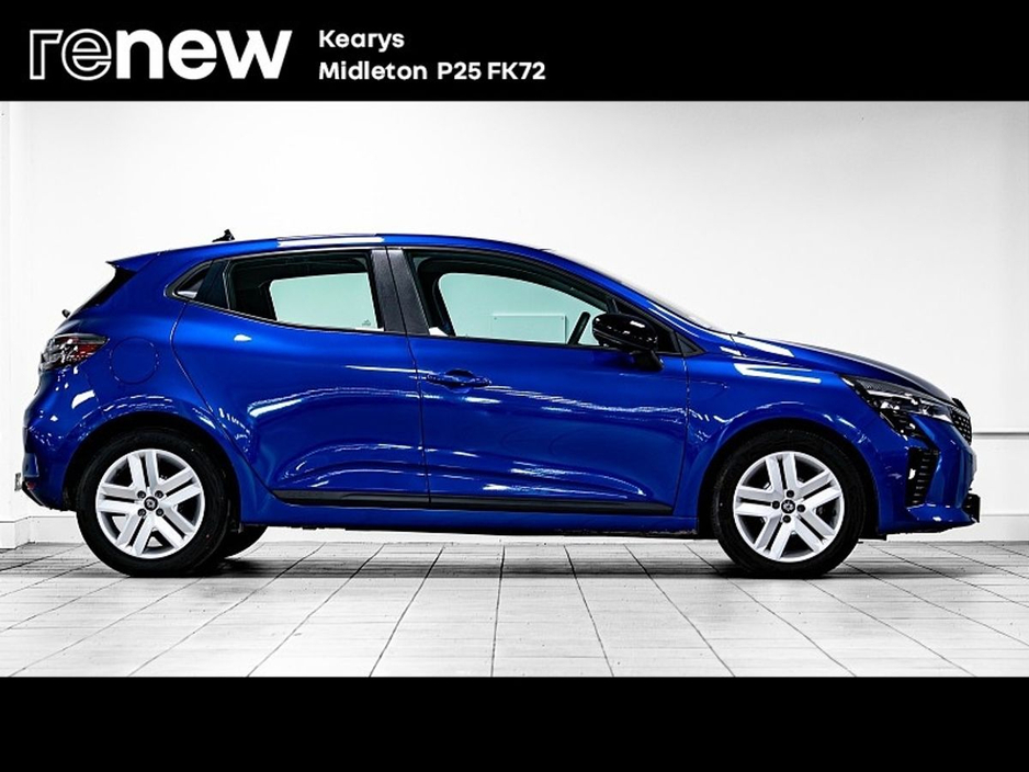 2025 Renault Clio - image 14