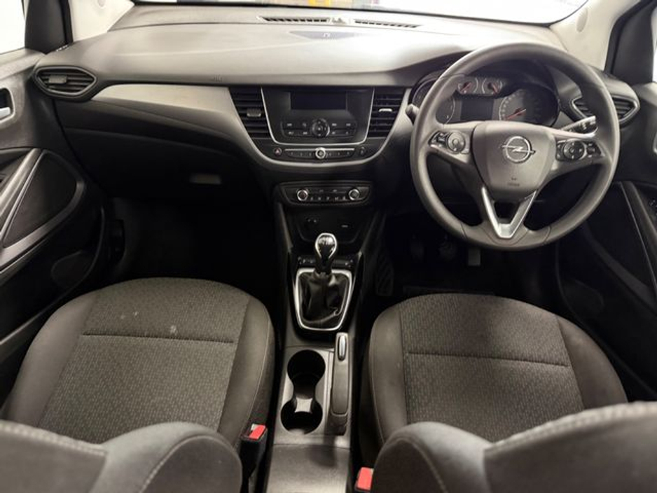 2021 Opel Crossland - image 6