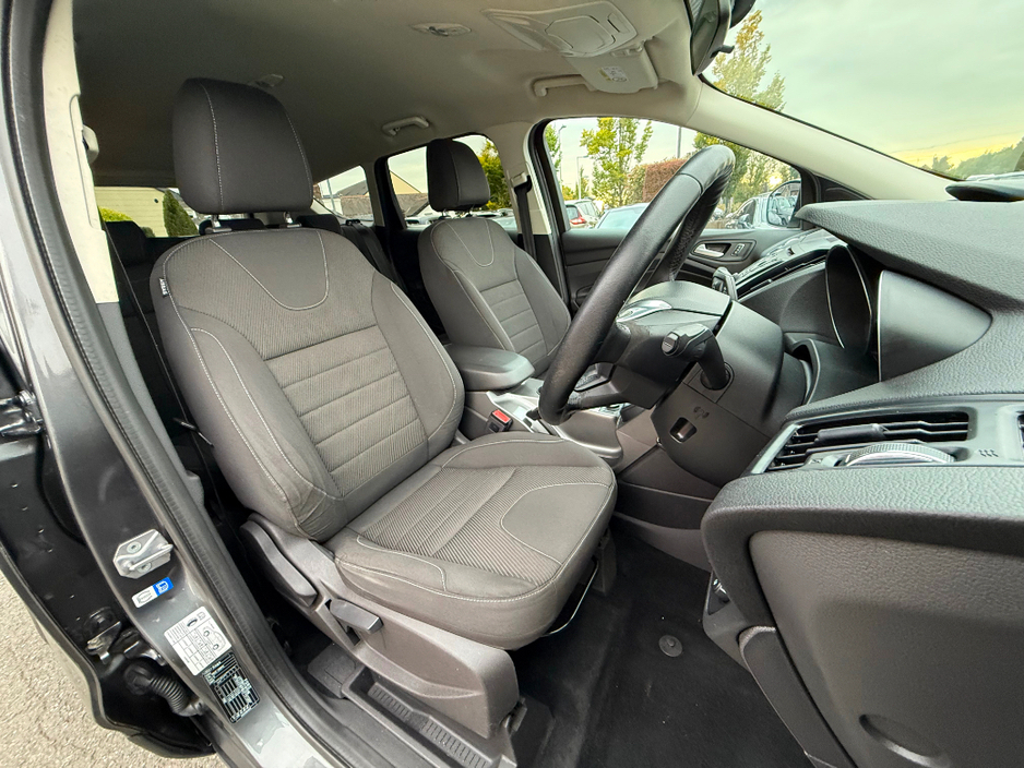 2015 Ford Kuga - image 9