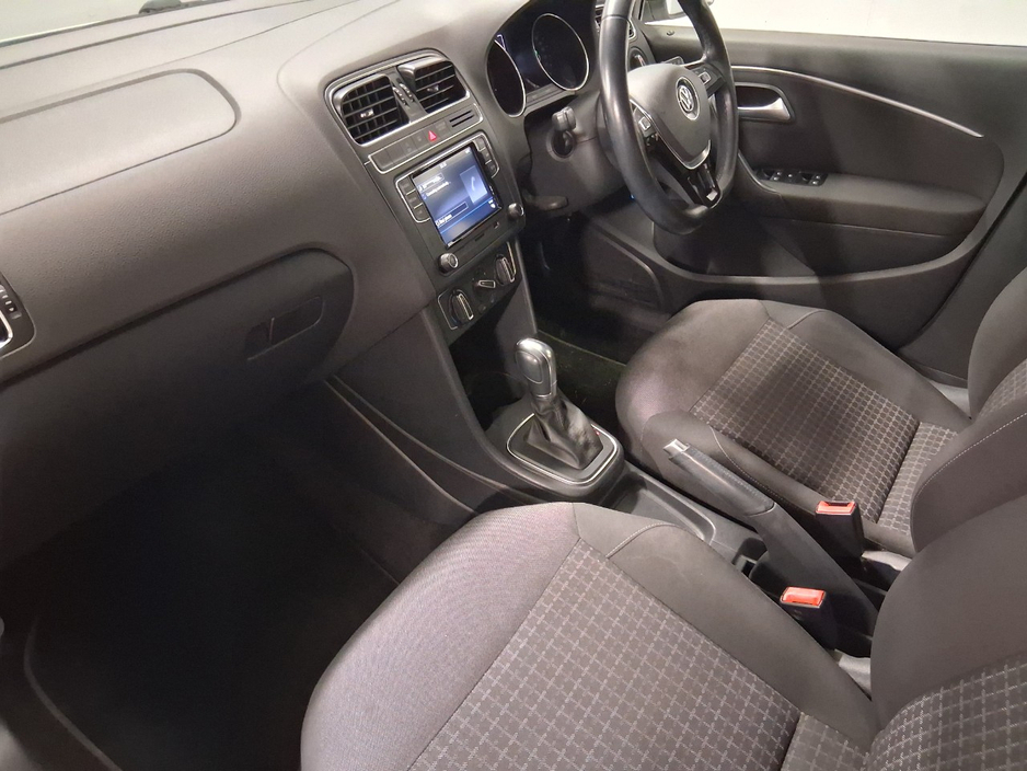 2016 Volkswagen Polo - image 7