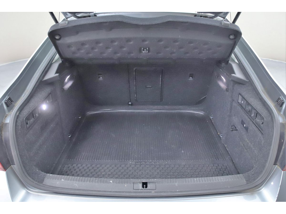 2020 Skoda Superb - image 27