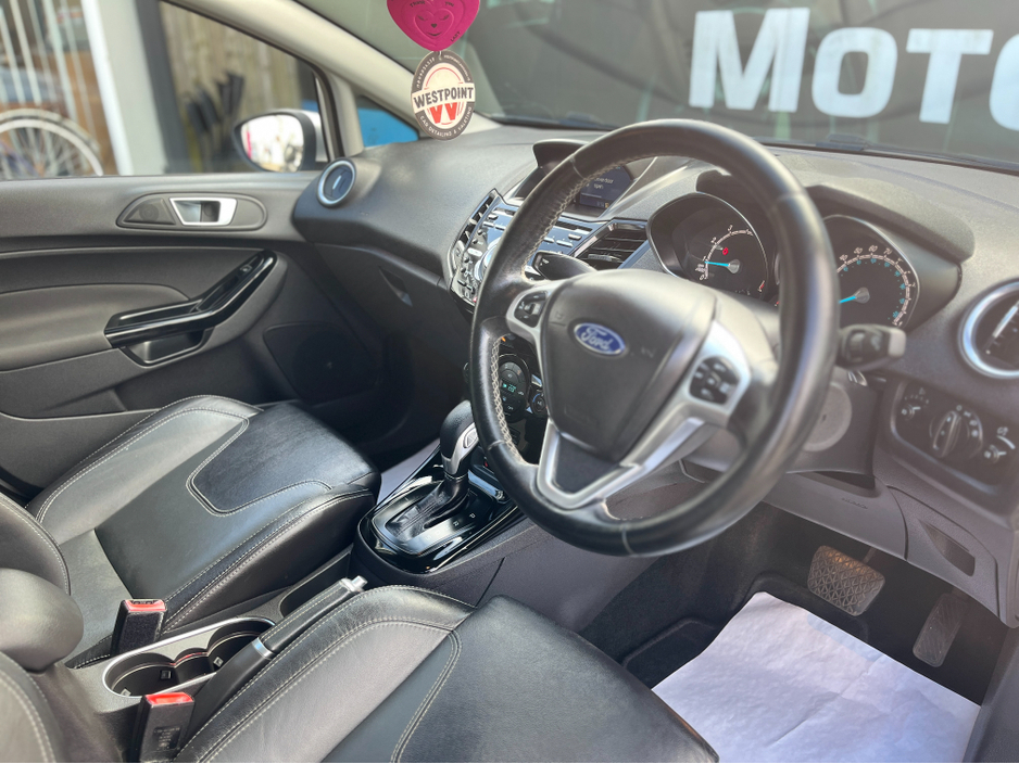 2015 Ford Fiesta - image 7