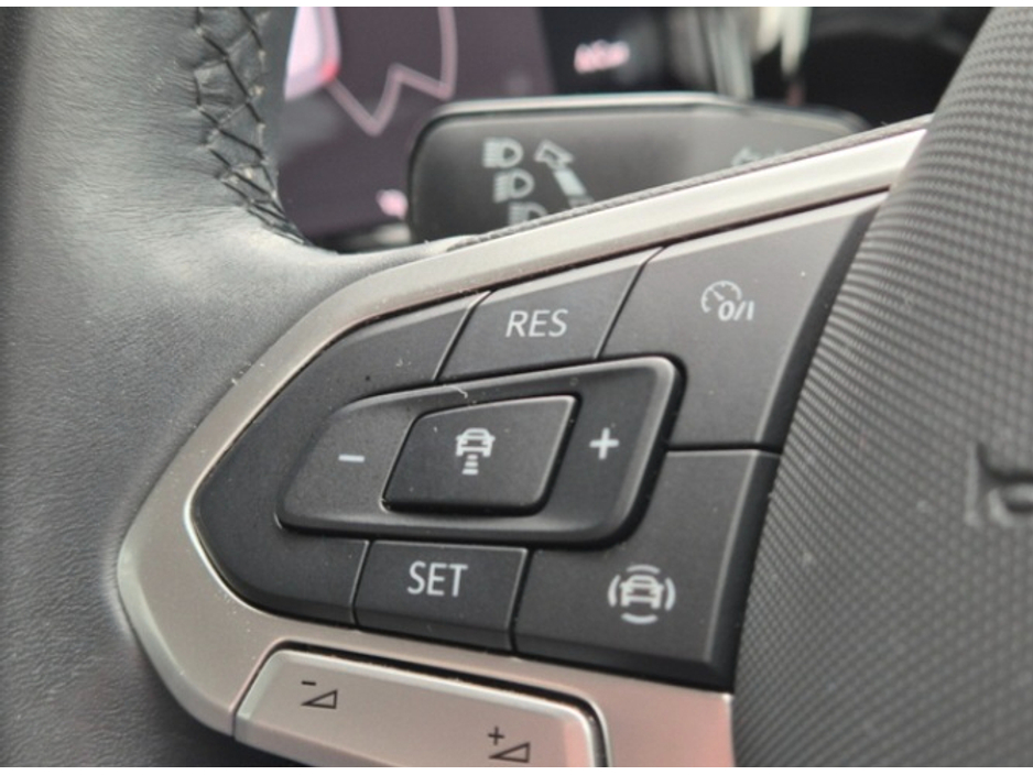 2023 Volkswagen Golf 2.0 TDI LIFE €26,995