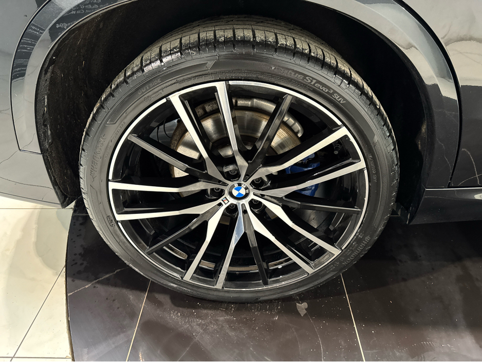 2019 BMW X5 - image 11