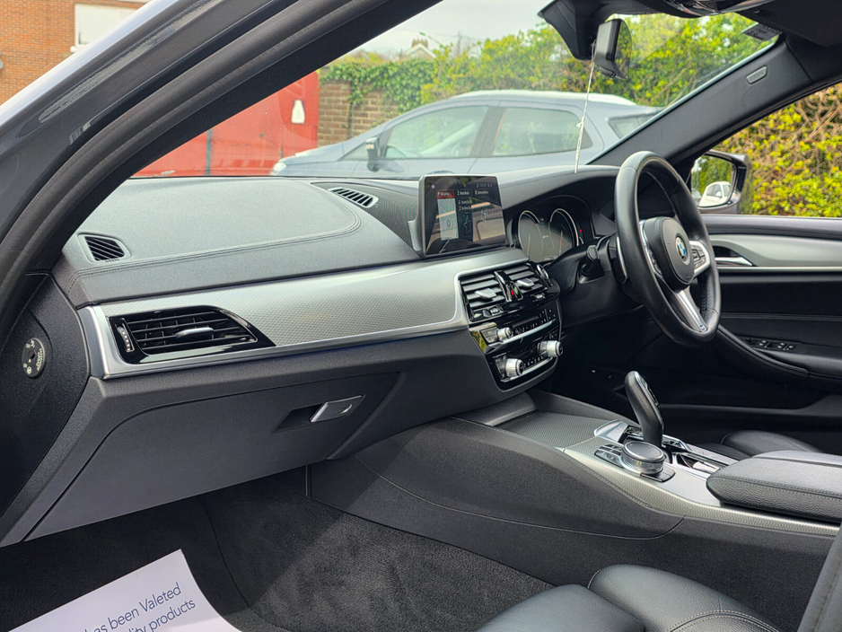 2017 BMW 5 Series - image 20