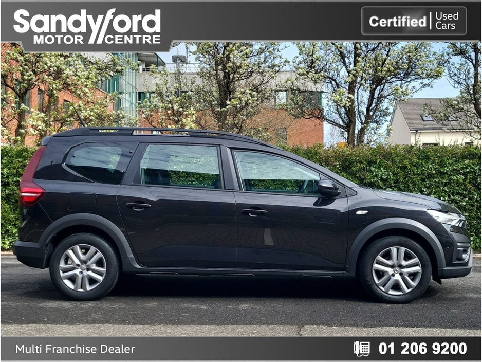 2022 Dacia Jogger - image 8