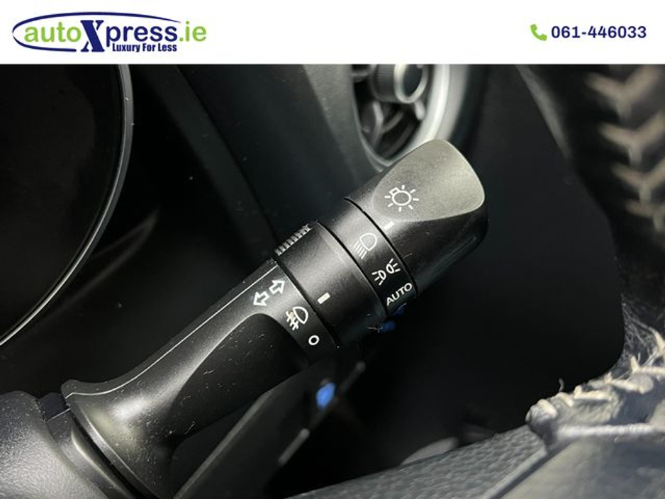 2016 Toyota Auris 1.8 Automatic, Hybrid, Reversing camera €12,895