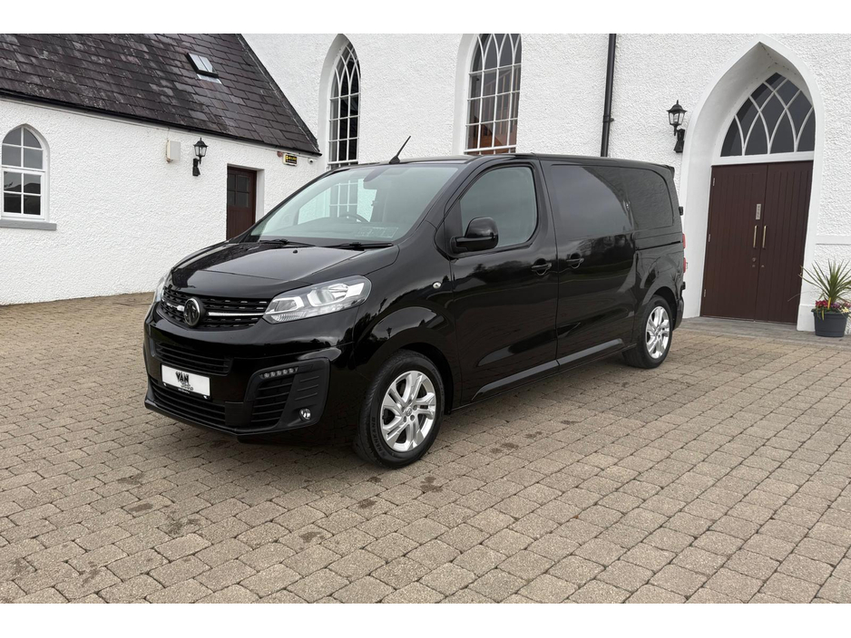 2020 Vauxhall Vivaro - image 2