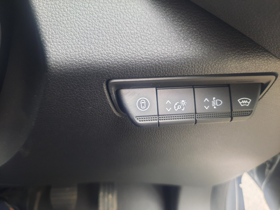 2026 Nissan Interstar - image 15