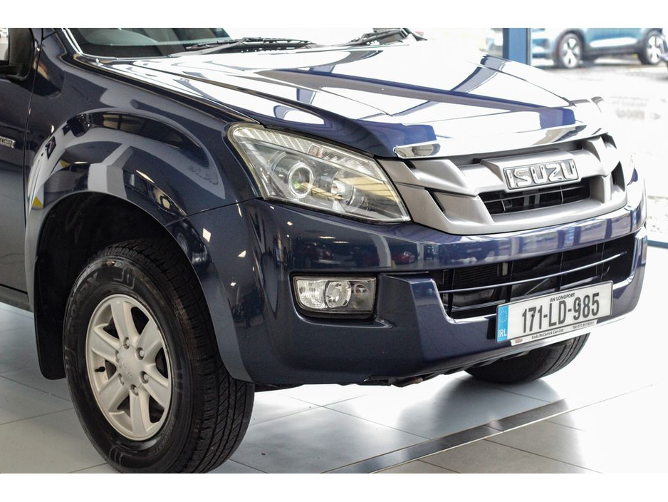 2017 Isuzu D-MAX - image 3