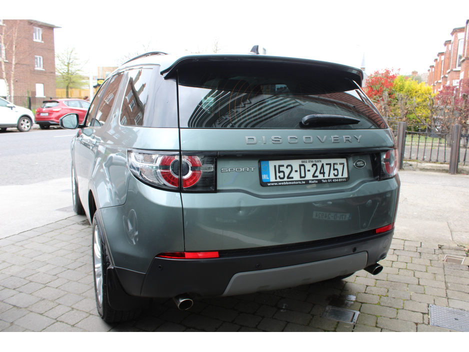 2015 Land Rover Discovery - image 4