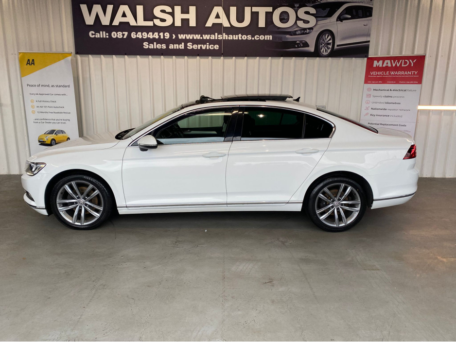 2018 Volkswagen Passat - image 5