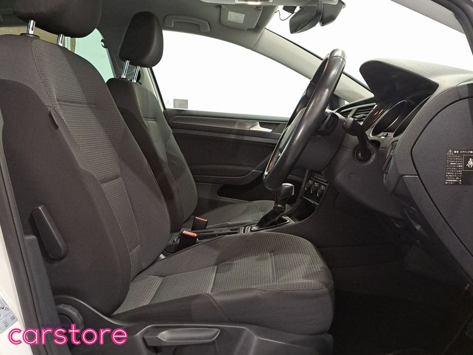 2017 Volkswagen Golf - image 12