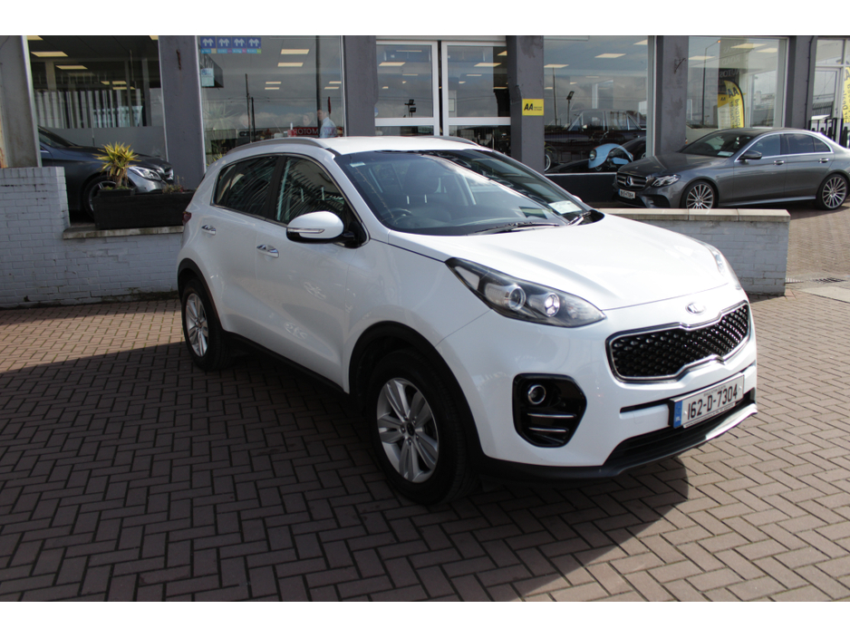 2016 Kia Sportage - image 2