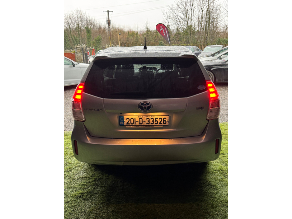 2020 Toyota Prius - image 9