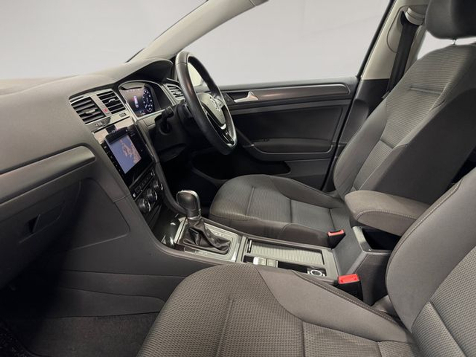 2018 Volkswagen Golf - image 17