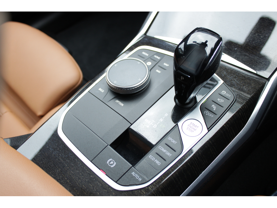 2019 BMW 3 Series - image 17