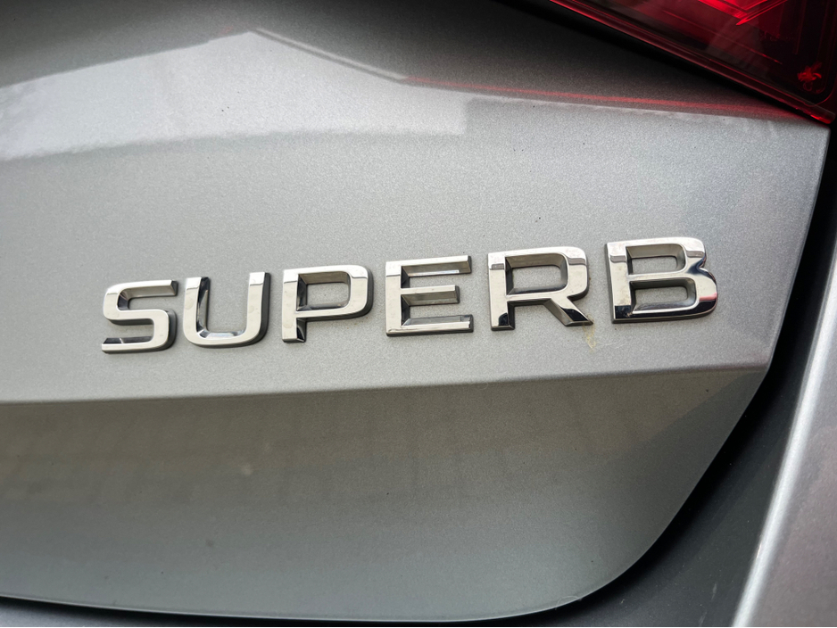 2016 Skoda Superb - image 22
