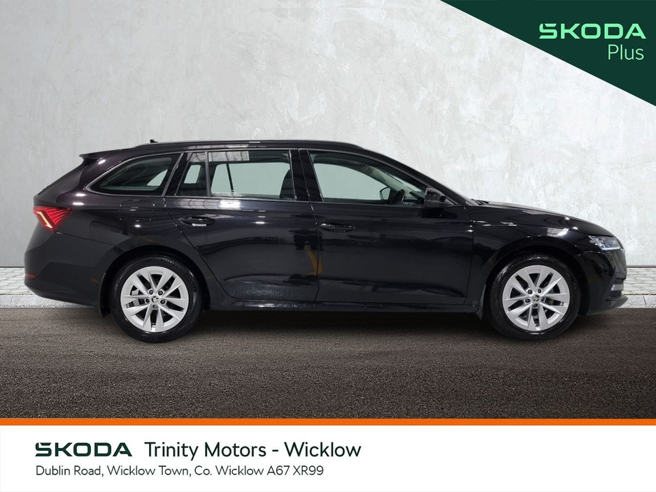 2023 Skoda Octavia - image 11