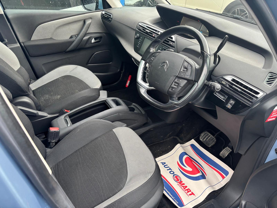 2015 Citroen Grand C4 Picasso - image 4