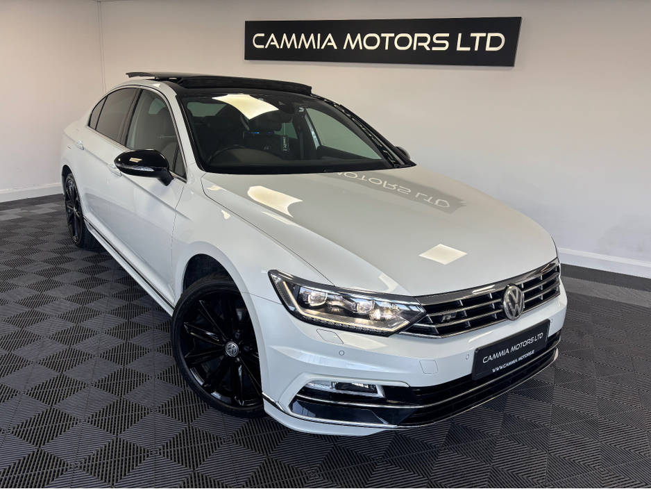 2016 Volkswagen Passat - image 5