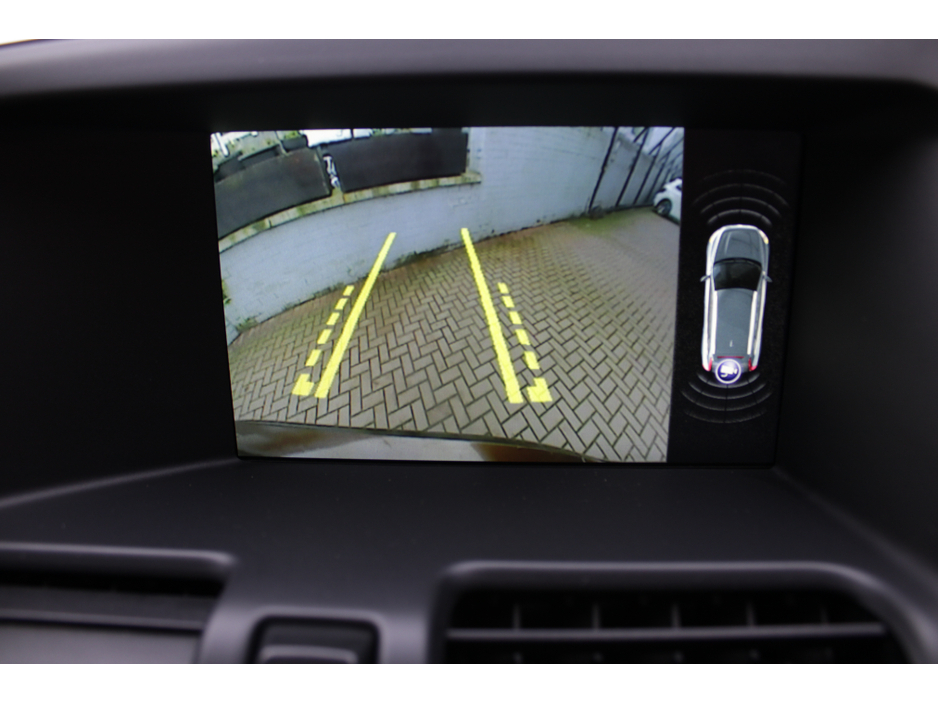 2015 Volvo XC60 - image 15