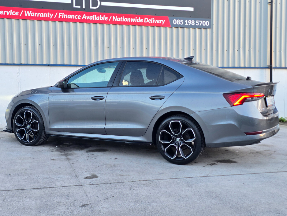 2022 Skoda Octavia - image 12