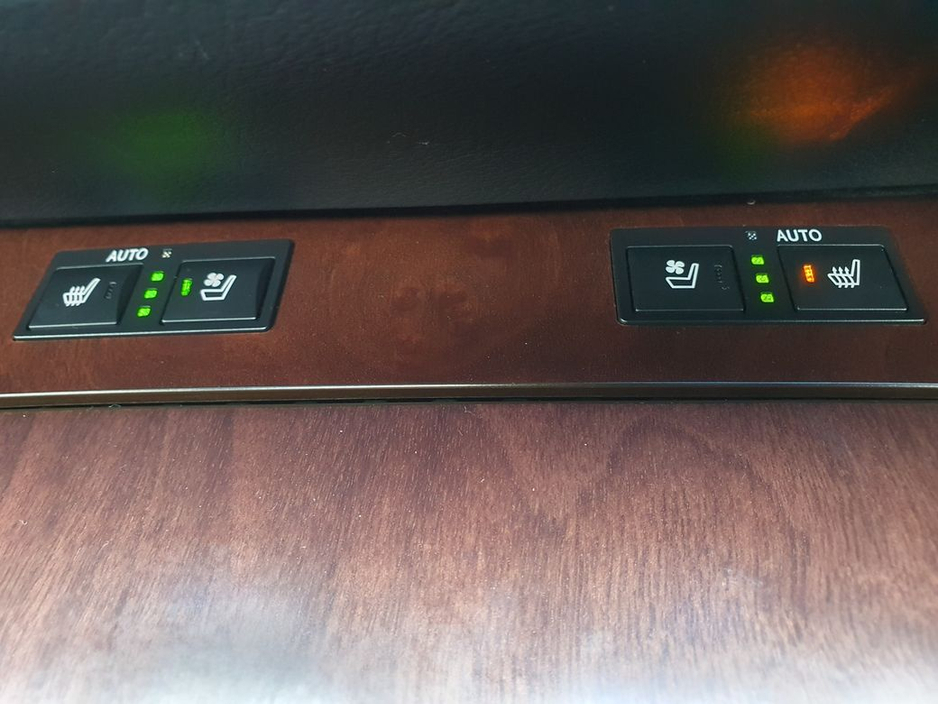 2014 Lexus GS 450 h - image 19