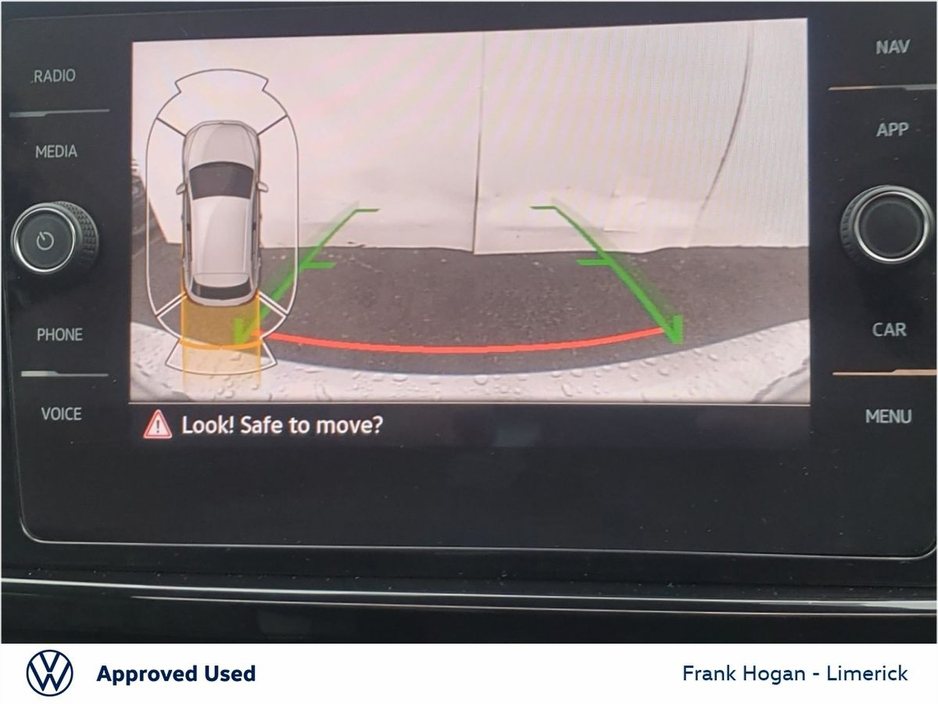 2024 Volkswagen T-Roc - image 12