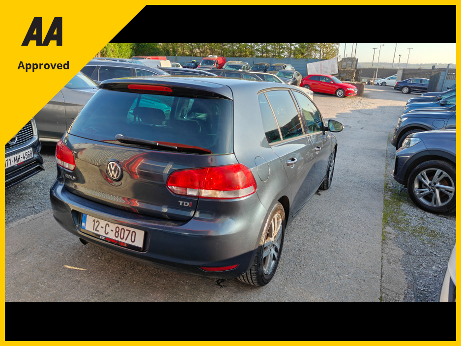 2012 Volkswagen Golf - image 15