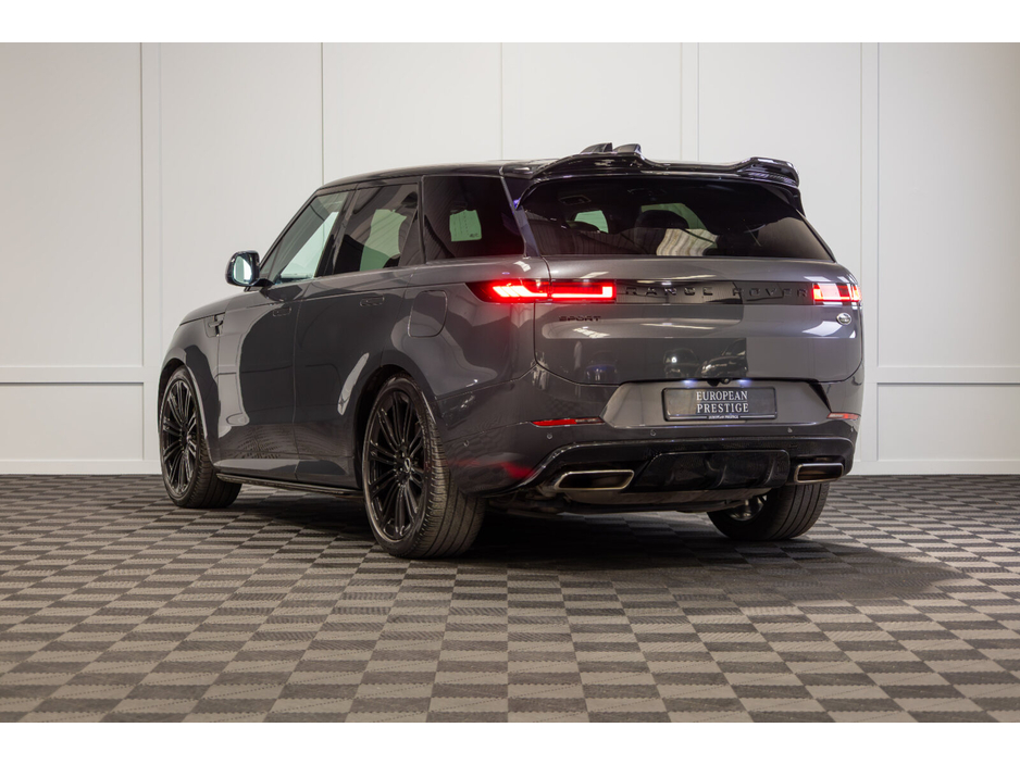 2022 Land Rover Range Rover Sport - image 4