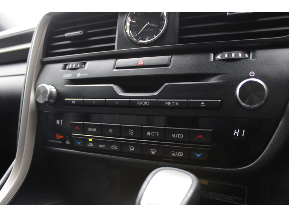 2019 Lexus RX 450hL - image 16