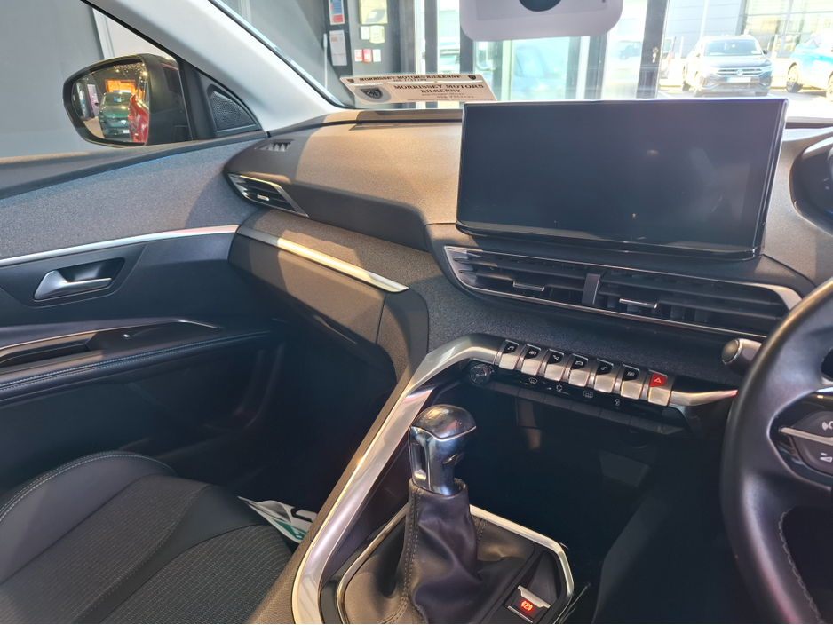 2022 Peugeot 3008 - image 18