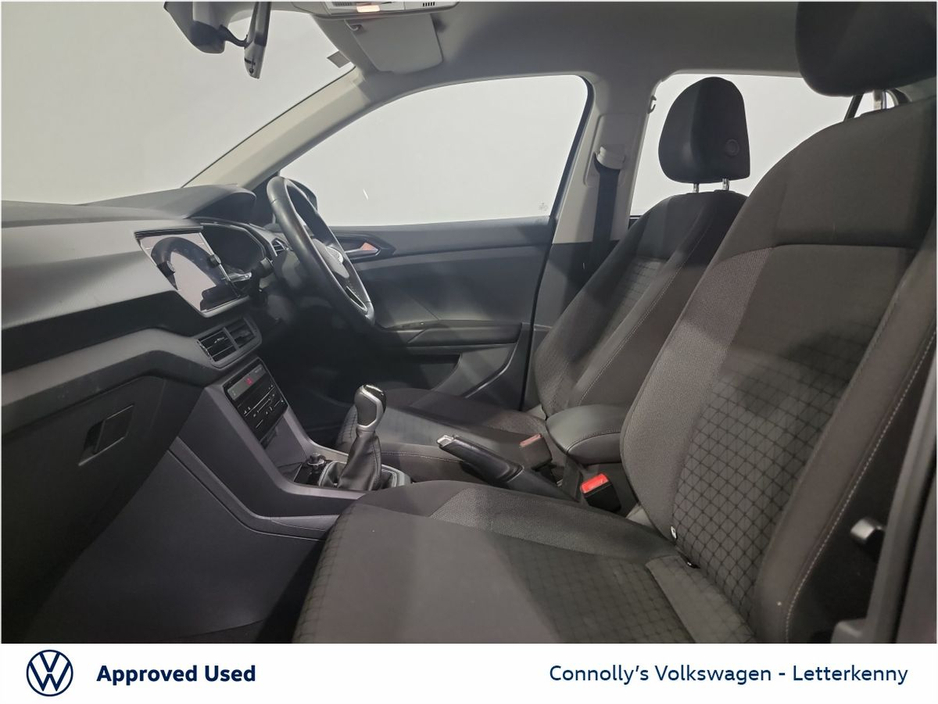 2022 Volkswagen T-Cross - image 4