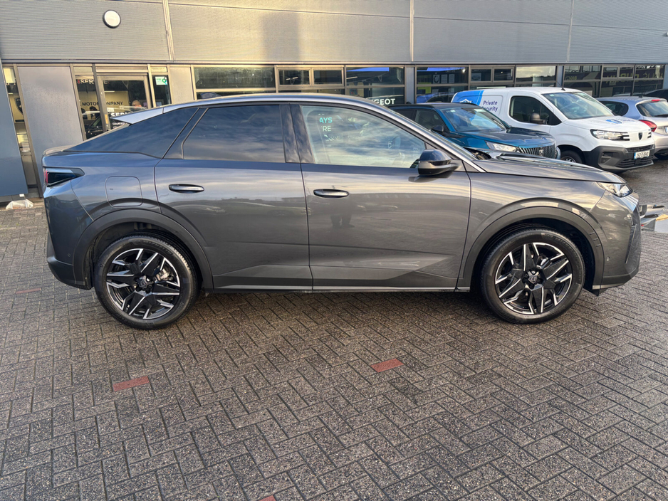 2024 Peugeot 3008 1.2 MHEV PureTech 136bhp eDCS6 Allure €34,950