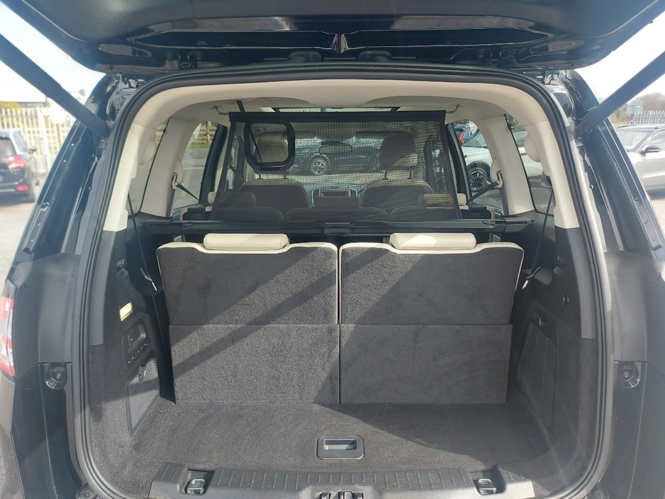 2016 Ford Galaxy - image 23