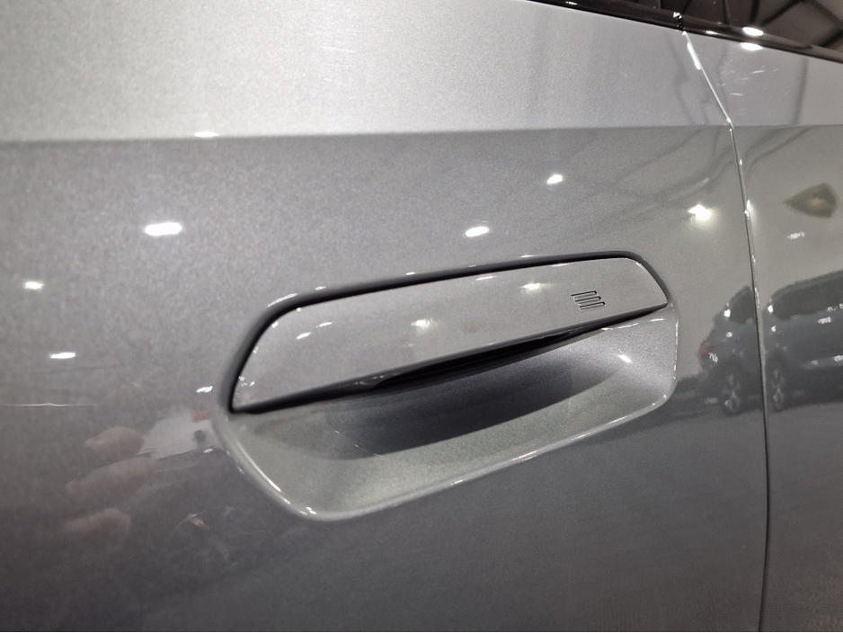 2023 BMW 2 Series Active Tourer 225E M SPORT X-DRIVE AUTOMATIC **ONE OWNER / APPLE CARPLAY / CRUISE CONTROL / COMFORT ACCESS / HALF LEATHER & ALCANTARA / HEATED FRONT SEATS / SAT NAV / REVERSE CAMERA / WIRELESS PHONE CHARGING** €35,900