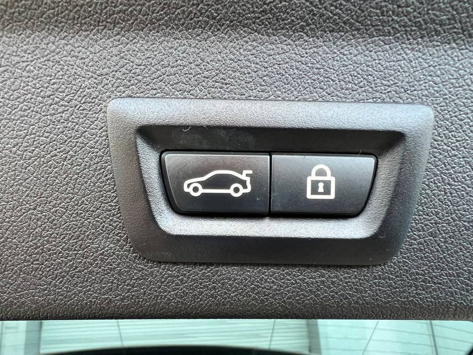 2020 BMW 1 Series - image 14