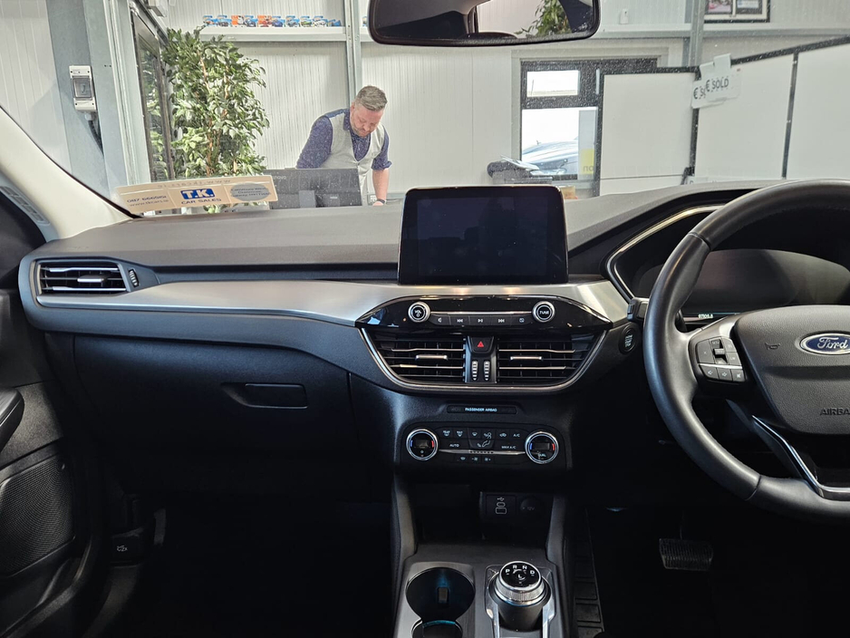 2023 Ford Kuga - image 10