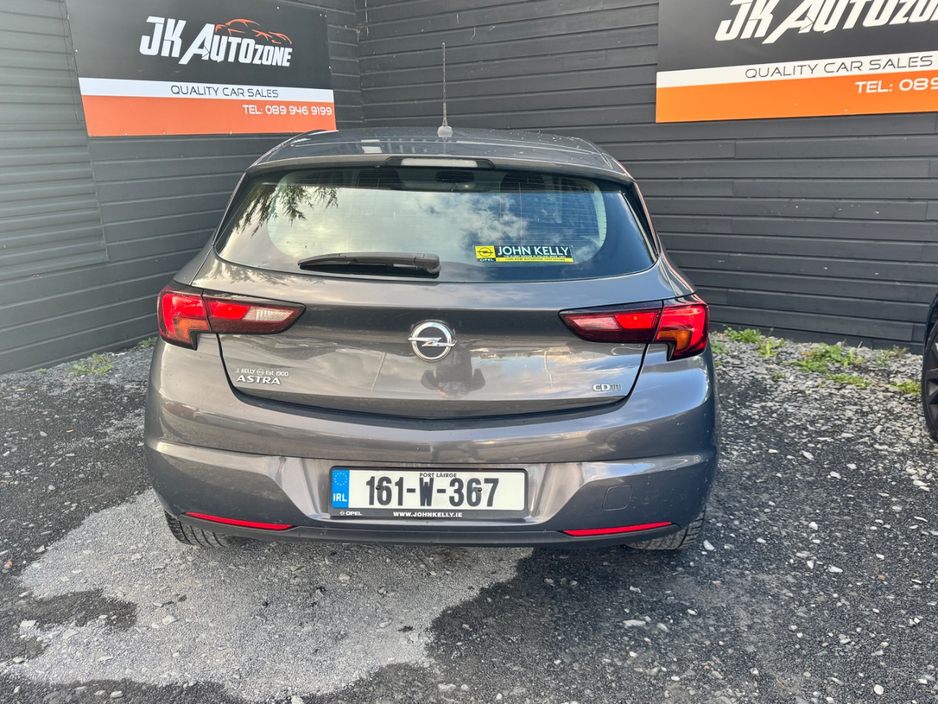2016 Opel Astra - image 5