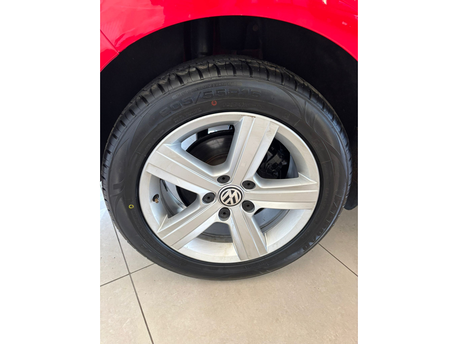 2014 Volkswagen Golf - image 11