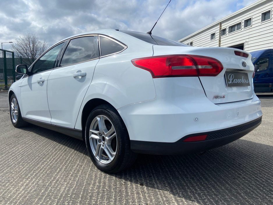 2016 Ford Focus - image 4