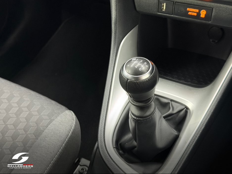 2024 Toyota Yaris - image 16