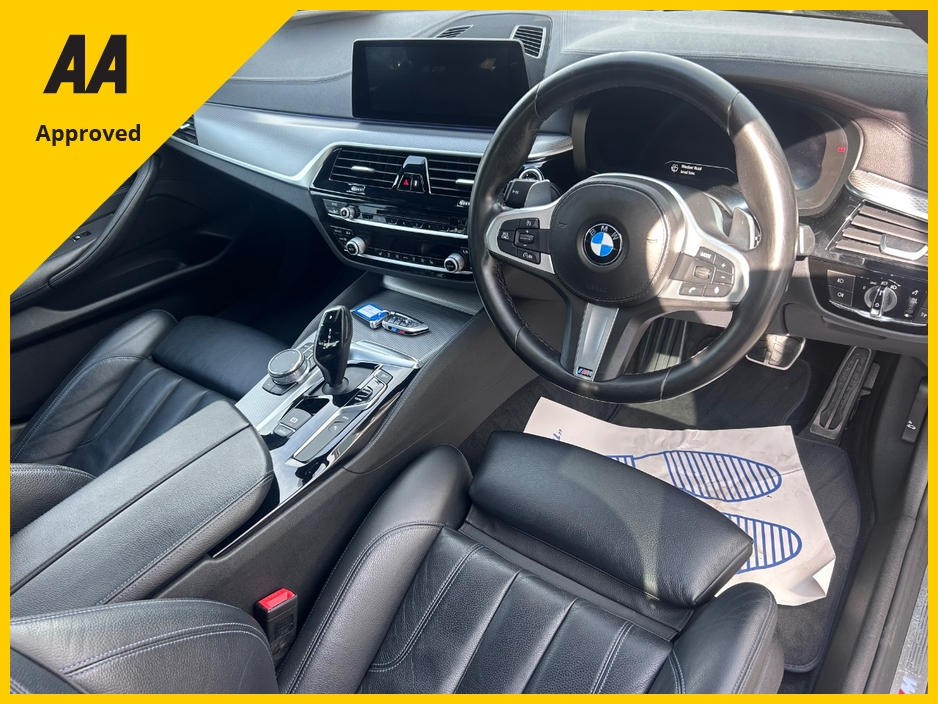 2018 BMW 5 Series - image 26